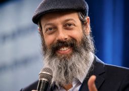 לשנות תפיסה עם שיחות ה"דבר מלכות"